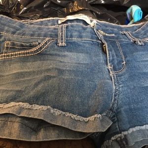 FINAL MARKDOWN LEVIS shorty short shorts junior 5